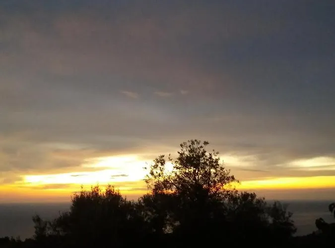 South Side Pensión 3*