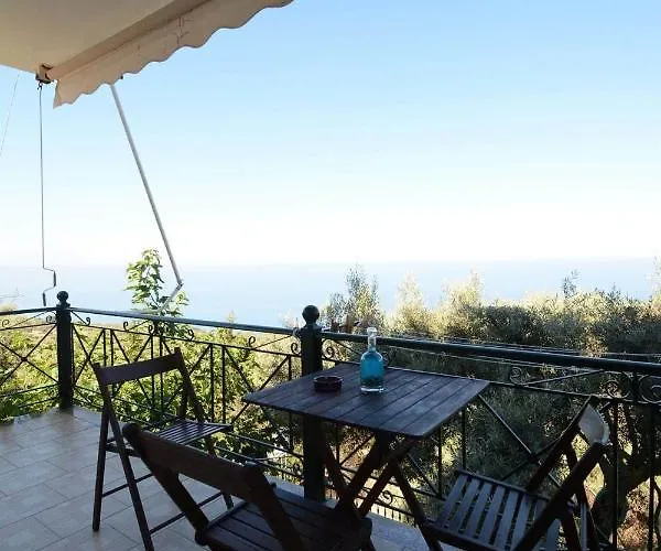 South Side Pensión Athánion