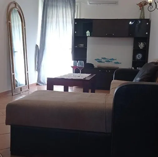 South Side Athánion