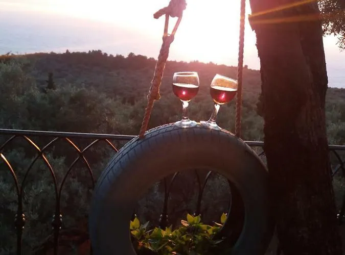 South Side Pensión Athánion