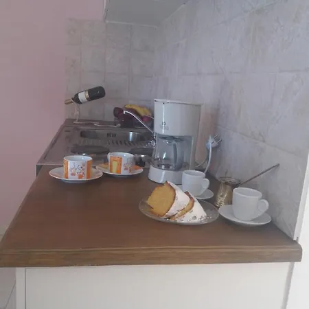 South Side Guest house Athanion