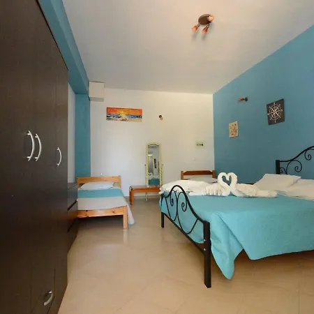 South Side Guest house Athanion