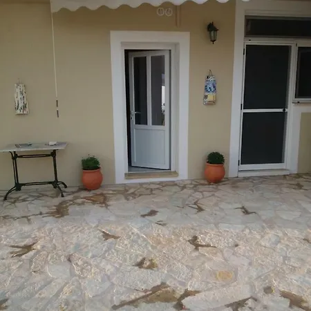 South Side Penzion Athánion