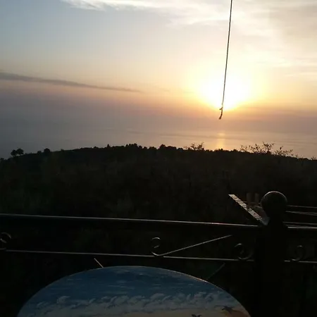 South Side 3* Athánion