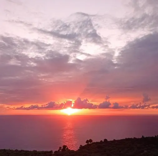 South Side Athánion