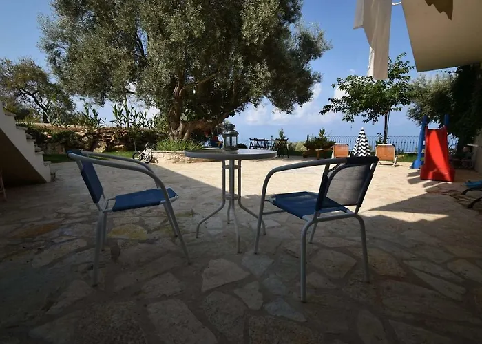 South Side Athánion